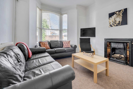 7 bed student house to rent on Gwydr Crescent, Swansea, SA2