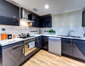 6 Bedroom Apartment