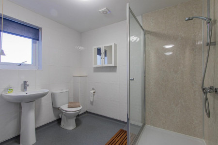 8 bed student house to rent on Miskin Street, Cathays, Cardiff, CF24