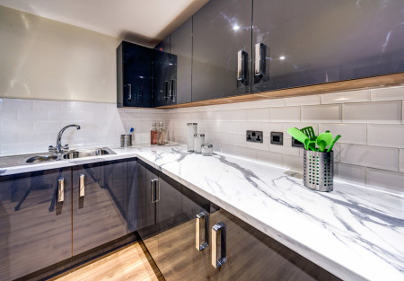 5 Bedroom Apartment
