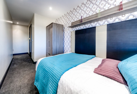 5 Bedroom Apartment