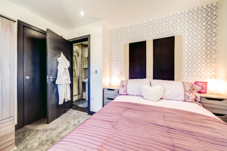 5 Bedroom Apartment