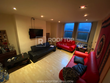 8 bed student house to rent on Chestnut Avenue, Leeds, LS6