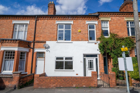 8 bed student house to rent on Clarendon Park Road, Leicester, LE2