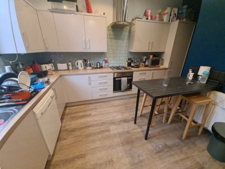 12 bed student house to rent on Grosvenor Road, Leeds, LS6