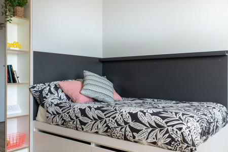 Premium Plus Studio Student flat to rent on Glossop Road, Cardiff, CF24