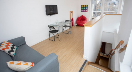 Penthouse Student flat to rent on Cowgate, Edinburgh, EH1