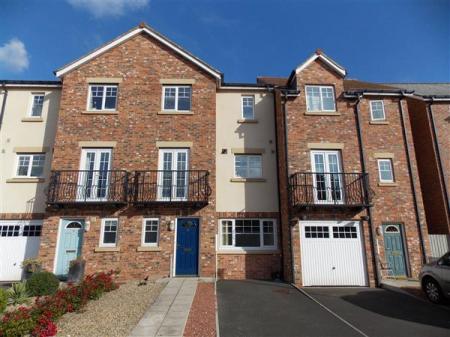 6 bed student house to rent on Faraday Court, Durham, DH1