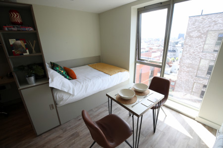 Platinum Studio 4 bed student flat to rent on York Street, Belfast, BT15