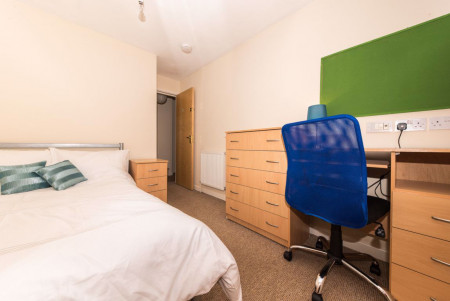 5 bed student house to rent on St Dunstans Close, Canterbury, CT2