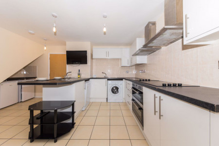 6 bed student house to rent on St Michaels Place, Canterbury, CT2
