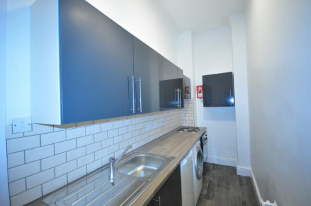 1 bed student house to rent on Hyde Park Road, Leeds, LS6