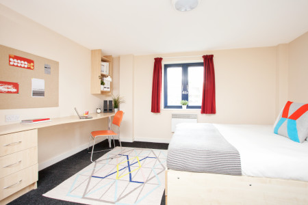 Premium Plus Studio Student flat to rent on Dighton Street, Bristol, BS2