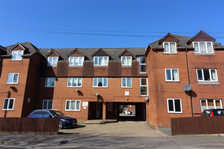 2 bed student house to rent on Manor Park House, Southampton, SO18