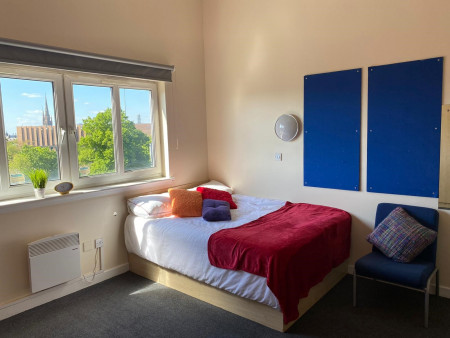 Bronze Plus En-suite 5 bed student flat to rent on Paradise Street, Coventry, CV1