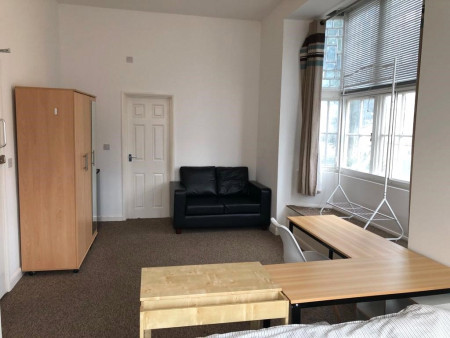 Student studio flat to rent on Elm Grove, Brighton, BN2