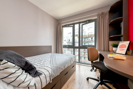 Bronze Studio Student flat to rent on Walworth Road, London, SE17
