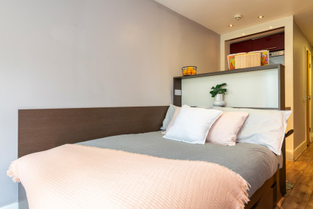 Premium Studio Student flat to rent on Walworth Road, London, SE17