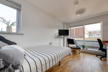 Premium Plus Studio Student flat to rent on Earlsdon Street, Portsmouth, PO5