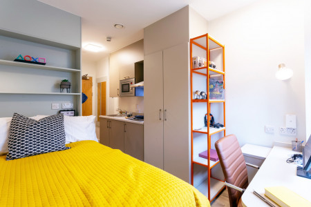 6-Bed Studio 6 bed student flat to rent on Alexandra Road, Swansea, SA1