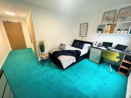 Premier Wet Room Ensuite 5 bed student flat to rent on Egerton Street, Sheffield, S1