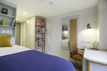 10 Bed En-suite 10 bed student flat to rent on Moore Street, Sheffield, S3