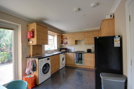 6 bed student house to rent on Faraday Court (L), Durham, DH1
