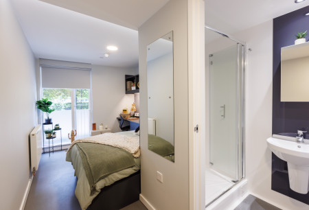 8 Bed En-suite 8 bed student flat to rent on Alscot Road, London, SE1