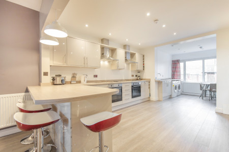 7 bed student house to rent on Cottingham Road, Hull, HU6