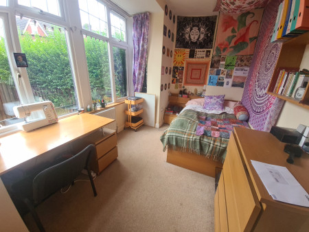 10 bed student house to rent on Headingley Avenue, Leeds, LS6