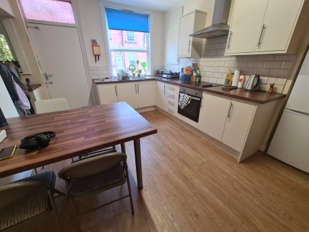 4 bed student house to rent on Welton Mount, Leeds, LS6
