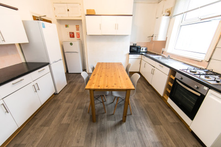 6 bed student house to rent on Brudenell Mount, Leeds, LS6