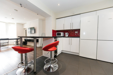 8 bed student house to rent on Inglewood Terrace, Leeds, LS6