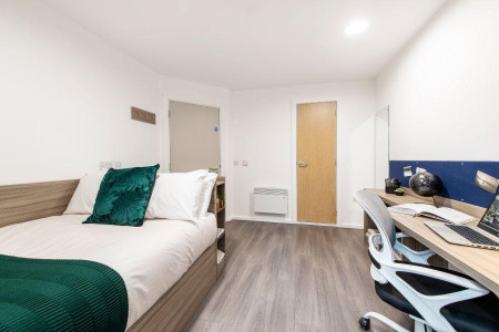 One Bed Apartment 1 bed student flat to rent on Hollis Croft, Sheffield, S1