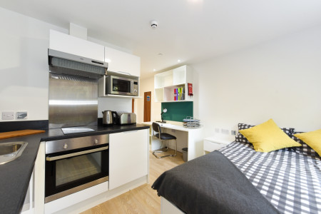 Studio Bronze Student flat to rent on Vincents Walk, Southampton, SO14