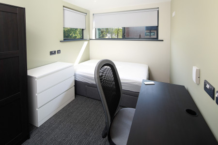 Birch First Floor Ensuite Room 6 bed student flat to rent on Woodland Way, Canterbury, CT2