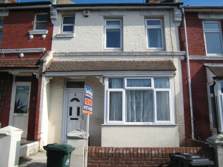 3 bed student house to rent on Redvers Road, Brighton, BN2