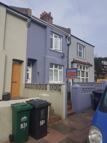 3 bed student house to rent on Bear Road, Brighton, BN2