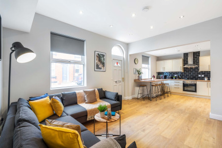6 bed student house to rent on Quarry Place, Leeds, LS6