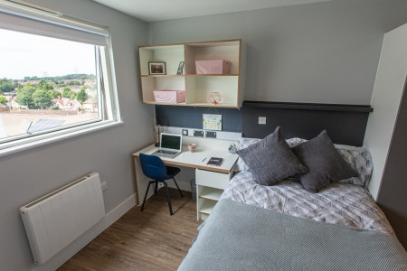 2 Bed Apartment 2 bed student flat to rent on West Way, Botley,, Oxford, OX2