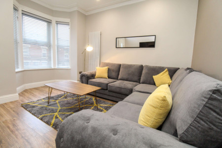 4 bed student house to rent on Highbury Terrace, Leeds, LS6