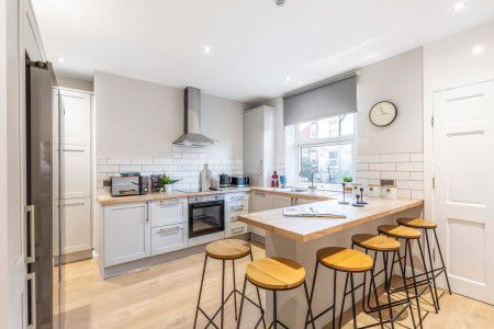 6 bed student house to rent on Stanmore Place, Leeds, LS4