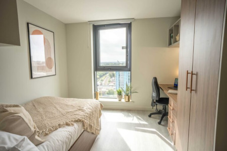 En Suite Cluster Premium City View 3 bed student flat to rent on Bishopsgate Street, Birmingham, B15