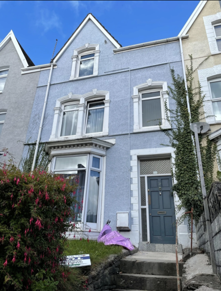 1 bedroom 1 bed student flat to rent on Bryn Road, Swansea, SA2