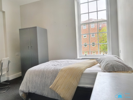 Deluxe Studio Student flat to rent on Fenham Hall Drive, Newcastle, NE4