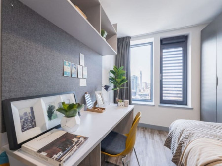 Bronze Ensuite Student flat to rent on Lancaster Street, Birmingham, B4