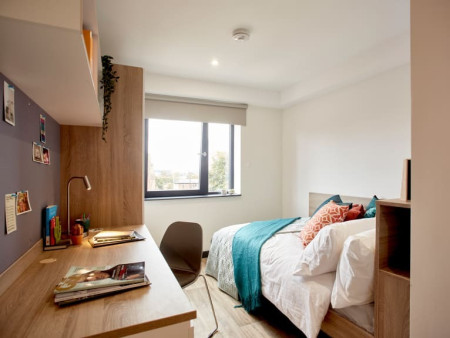 Attic Ensuite Student flat to rent on Stoney Stanton Road, Coventry, CV1