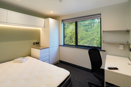 Cedar First Floor Ensuite 5 bed student flat to rent on Woodland Way, Canterbury, CT2