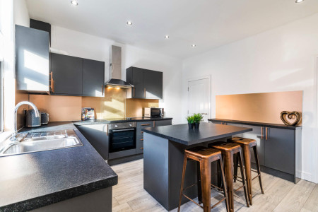 6 bed student house to rent on St. Anns Avenue, Leeds, LS4