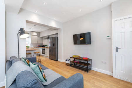 6 bed student house to rent on Cliff Mount, Leeds, LS6